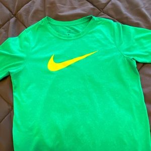 Boys Nike dri fit t- shirt youth Large